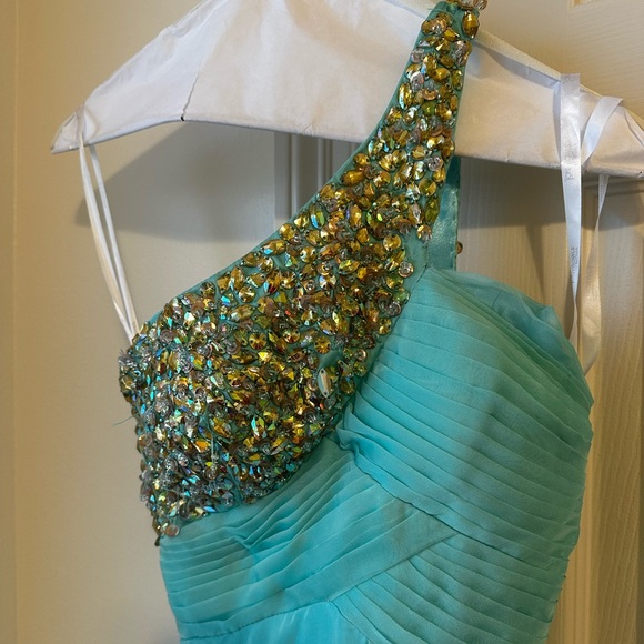 Tony Bowls Le Gala Gown - 112501 size 2 fits like a 0 - Picture 9 of 14